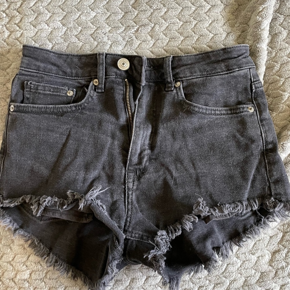 H&M Size 4 black jean shorts